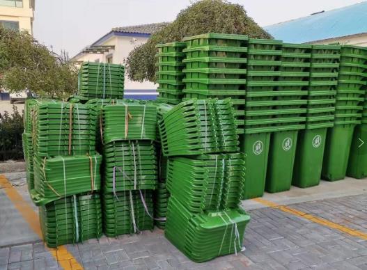 户外塑料垃圾桶