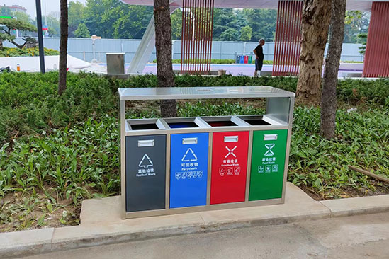 钢制环卫四分类垃圾桶安装完成