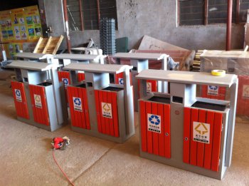 钢木分类垃圾桶组装