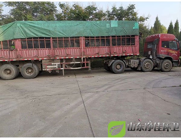 一车塑料分类垃圾桶